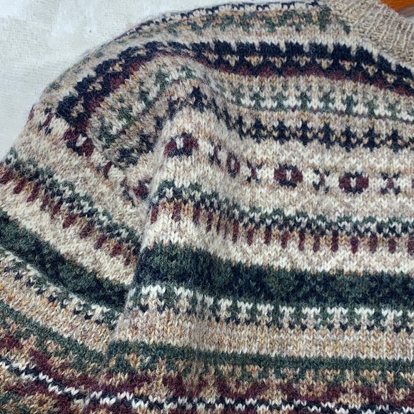 Women's 100% Wool Patterned Cardigan Sweater - Picture 13 of 16